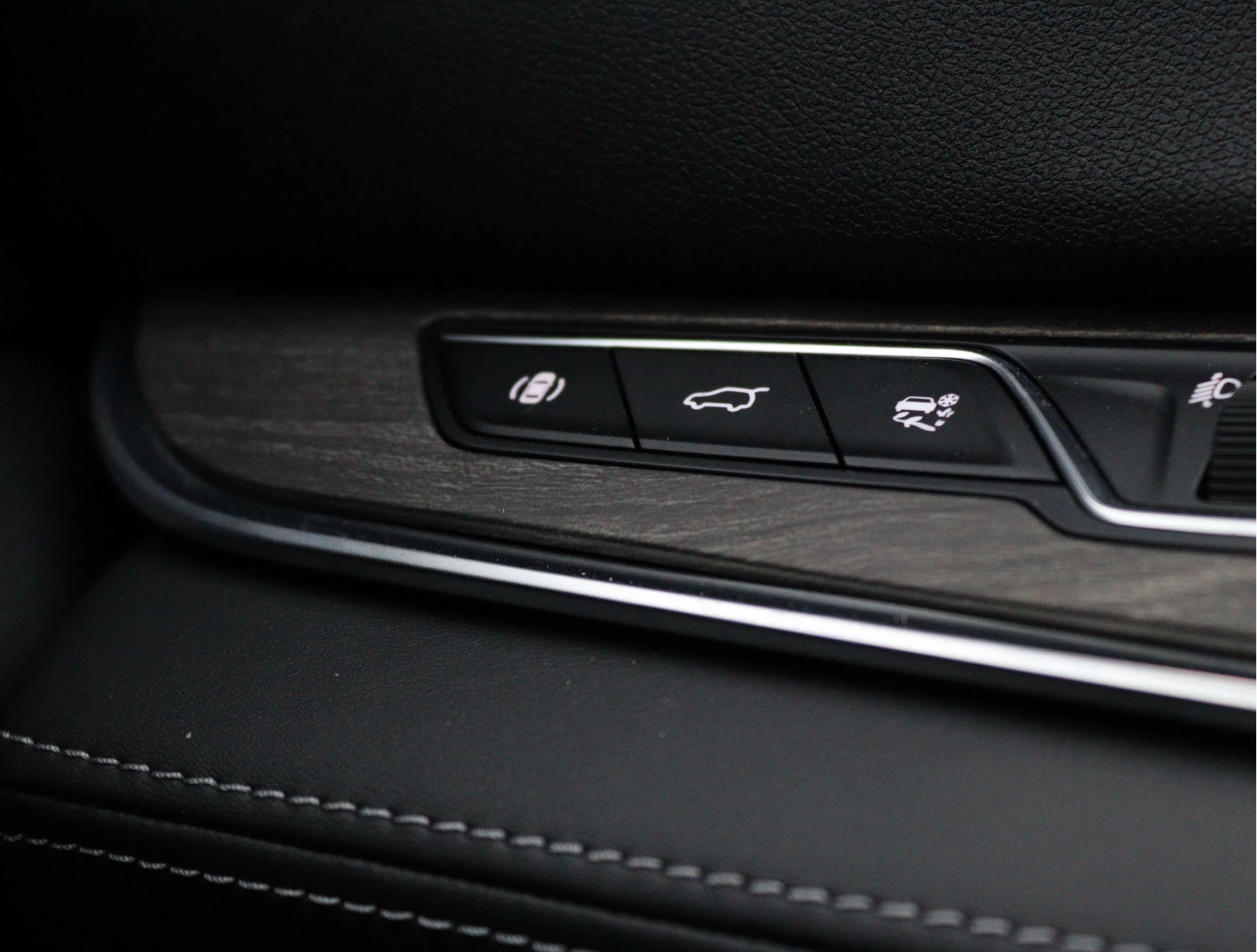 Hoofdafbeelding DFSK E5 PHEV