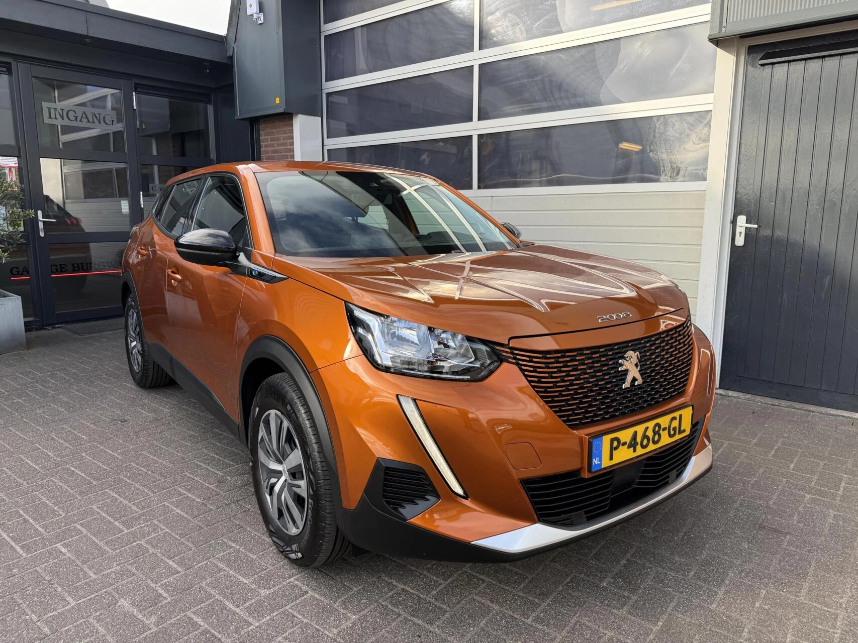 Hoofdafbeelding Peugeot e-2008
