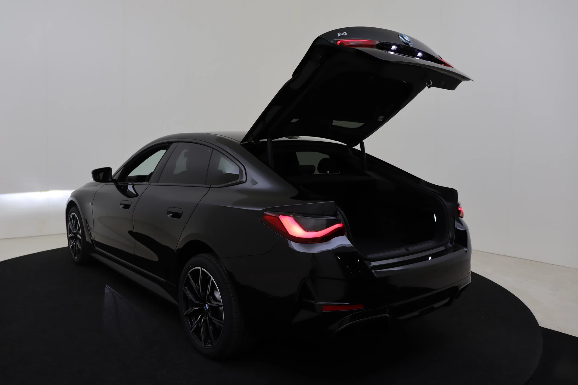 Hoofdafbeelding BMW i4