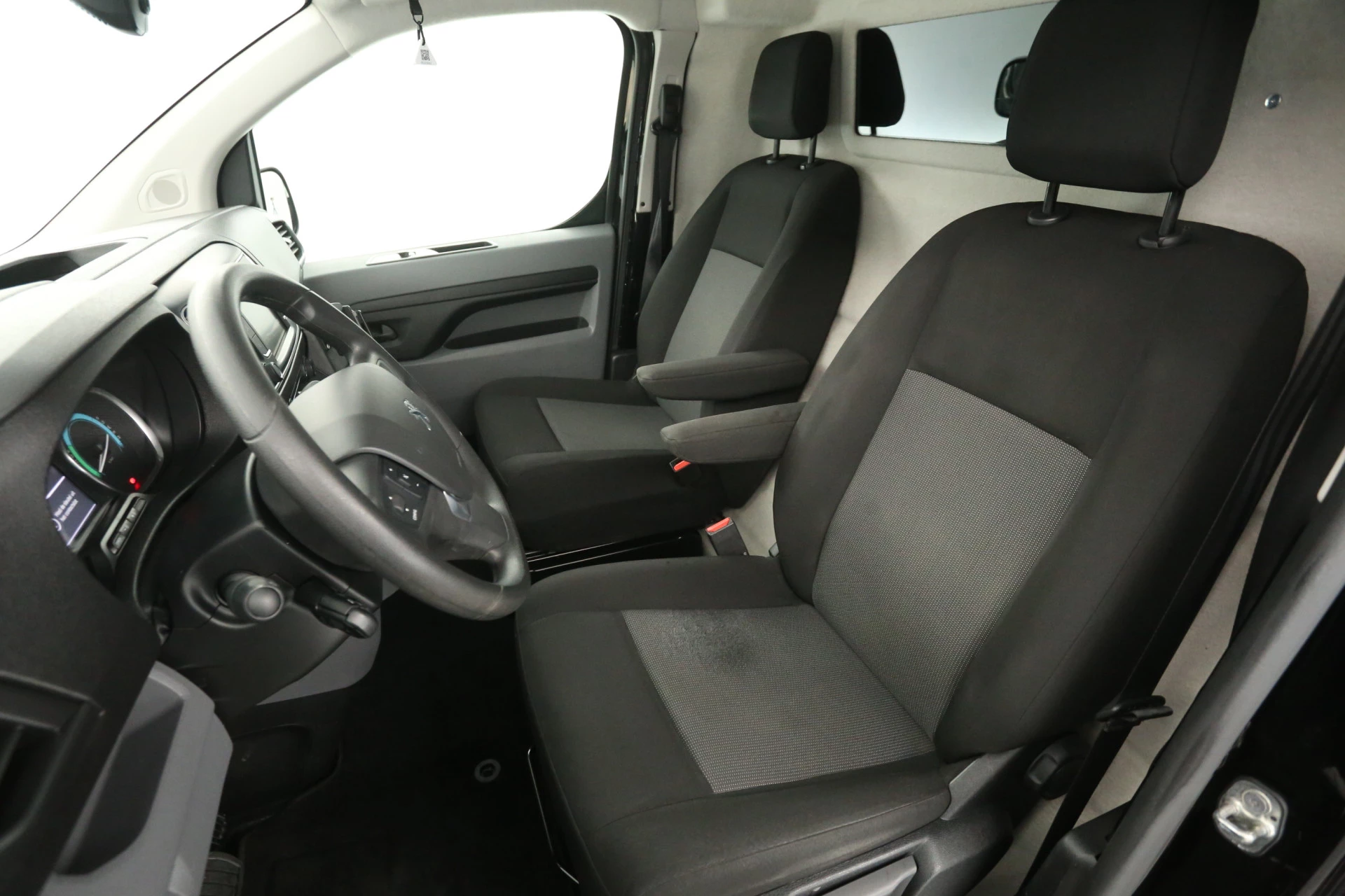 Hoofdafbeelding Peugeot e-Expert