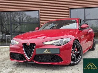 Hoofdafbeelding Alfa Romeo Giulia Alfa Romeo Giulia 2.0T Super 1e eigenaar Kleppensysteem|Bi Xenon| Camera|Cruise Controle|Navigatie| Unieke Kleur| auto is werkelijk in topstaat!
