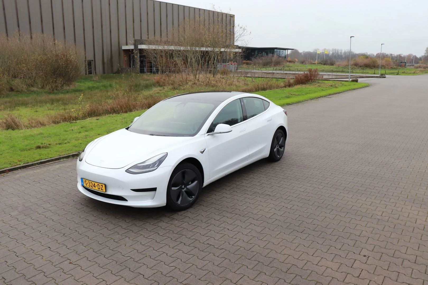 Hoofdafbeelding Tesla Model 3