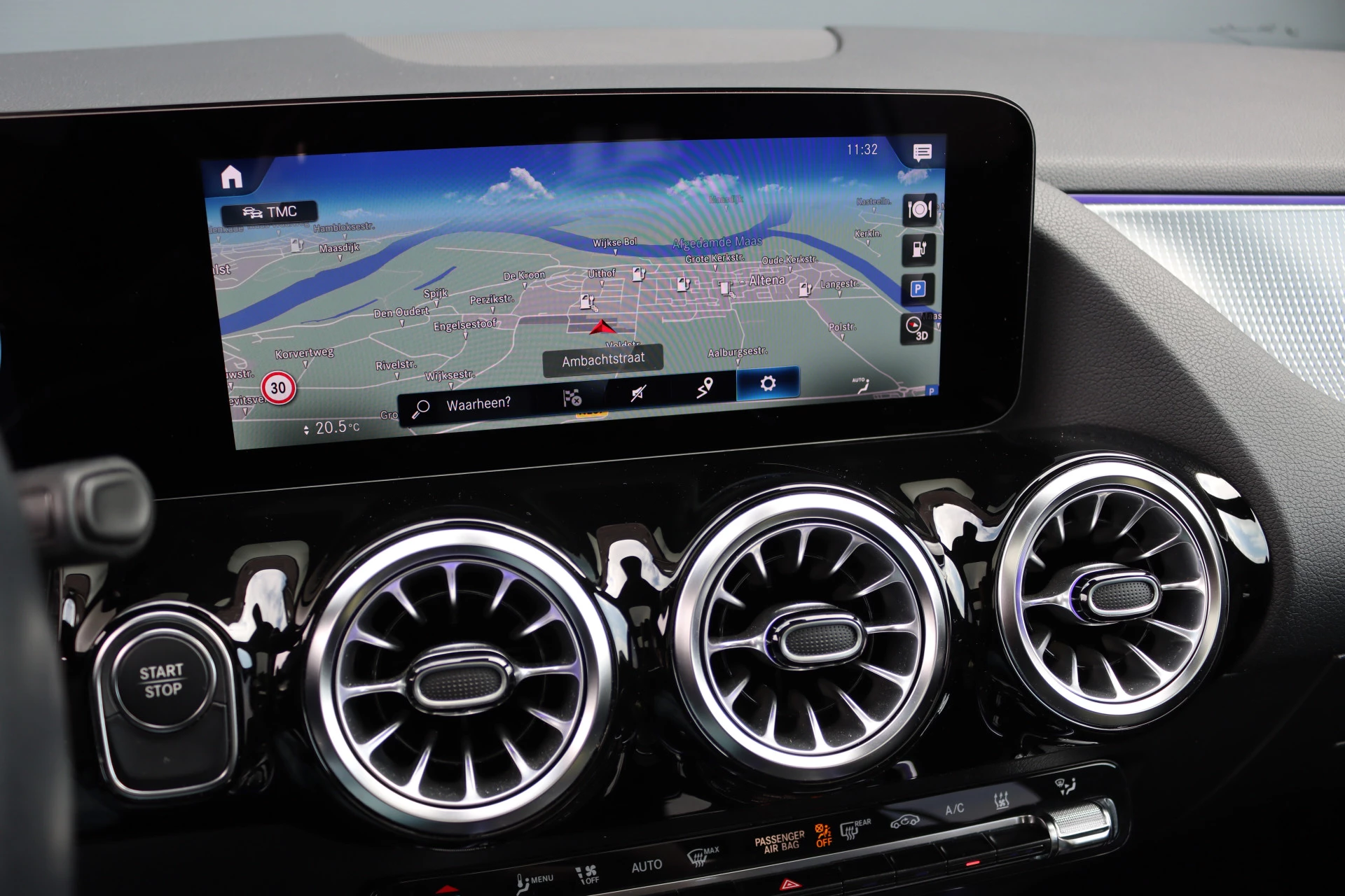 Hoofdafbeelding Mercedes-Benz EQA