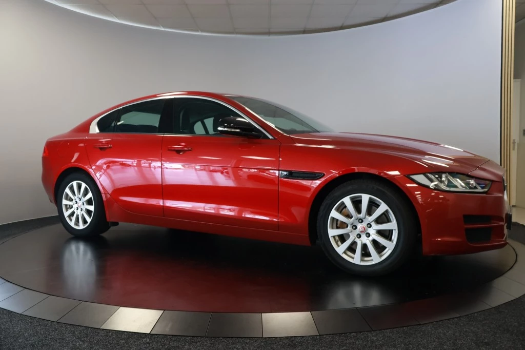 Hoofdafbeelding Jaguar XE