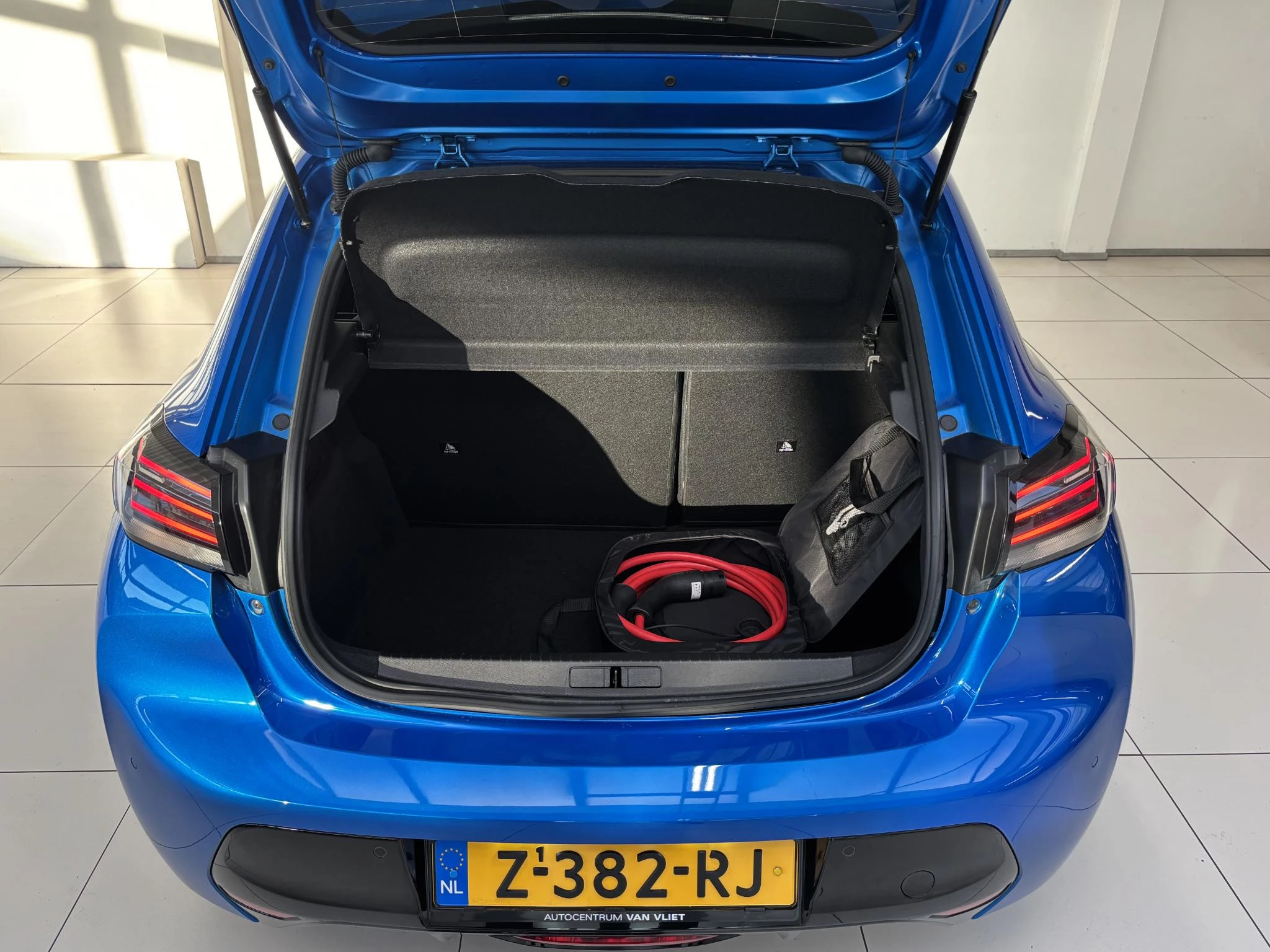 Hoofdafbeelding Peugeot e-208