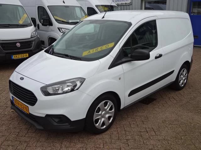 Hoofdafbeelding Ford Transit Courier