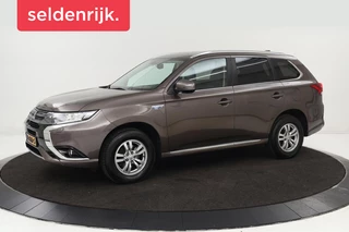 Mitsubishi Outlander 2.0 PHEV Pure | Trekhaak | Carplay | Camera |  Half leder | Keyless | Climate control | Cruise control