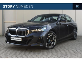 BMW 5 Serie 530e M Sport Automaat / Panoramadak / Parking Assistant Professional / Adaptieve LED / Comfort Access / Stoelventilatie / Stuurverwarming