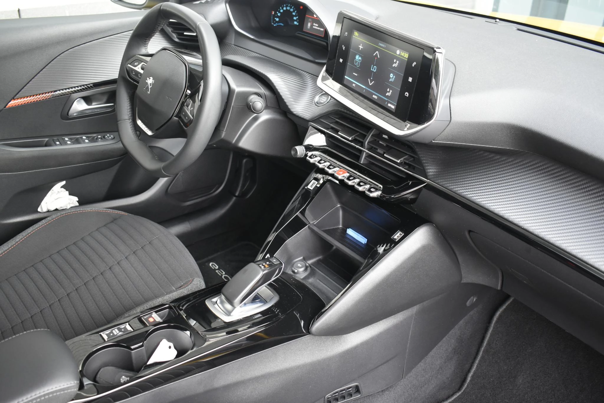 Hoofdafbeelding Peugeot e-208