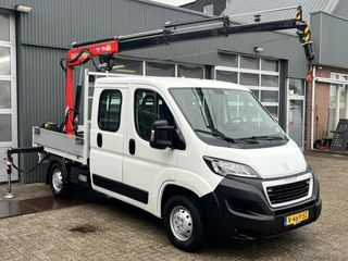 Peugeot Boxer 335 2.0 BlueHDI L2 Euro 6 Fassi laadkraan Airco Trekhaak 2500kg trekgewicht Kastinrichting  3-Persoons P-up  Pick-up Open laadbak