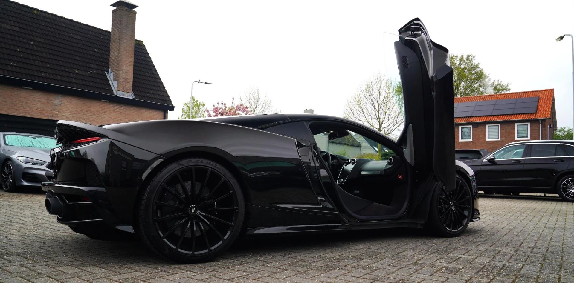 Hoofdafbeelding McLaren GT