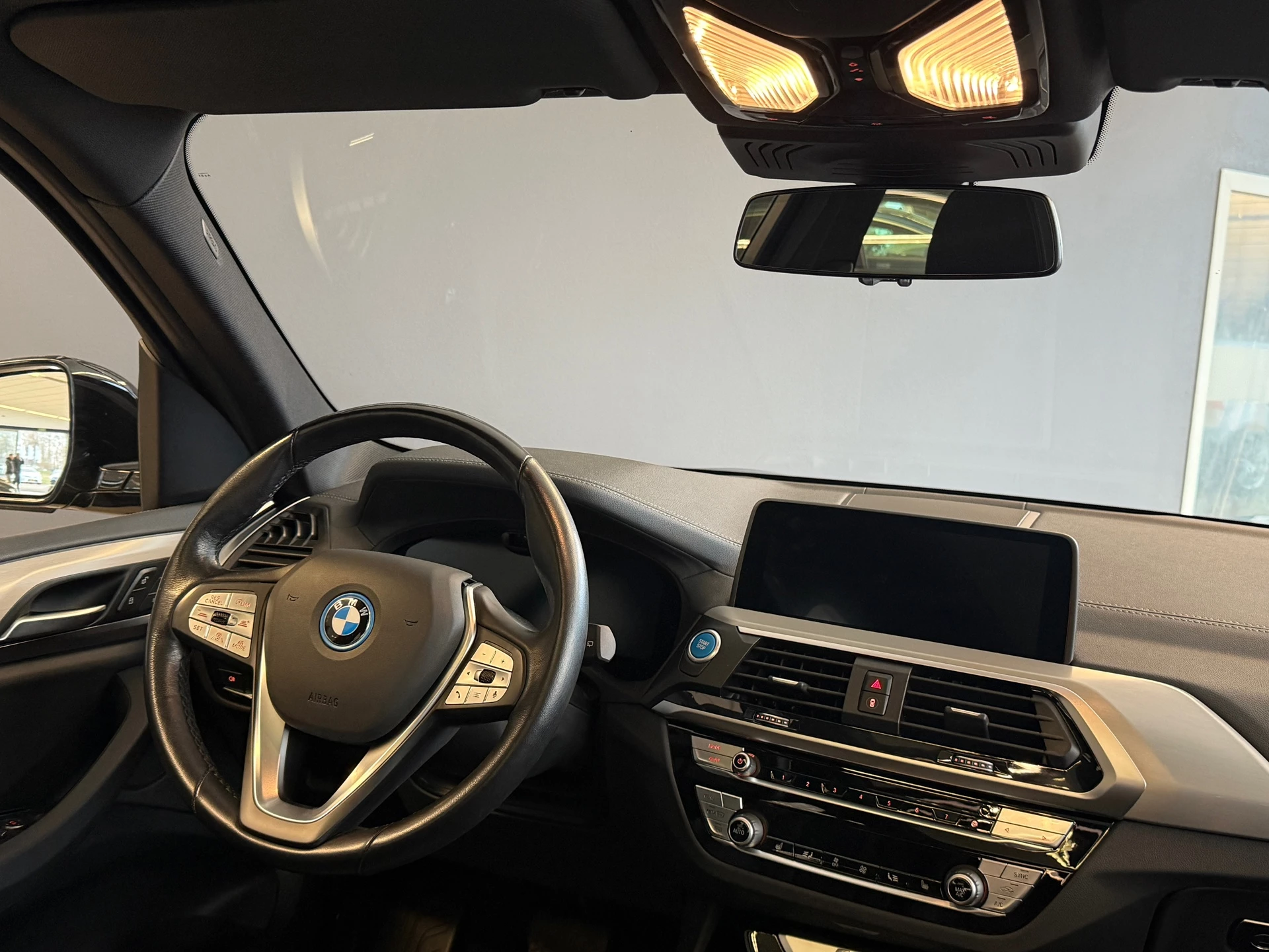 Hoofdafbeelding BMW iX3