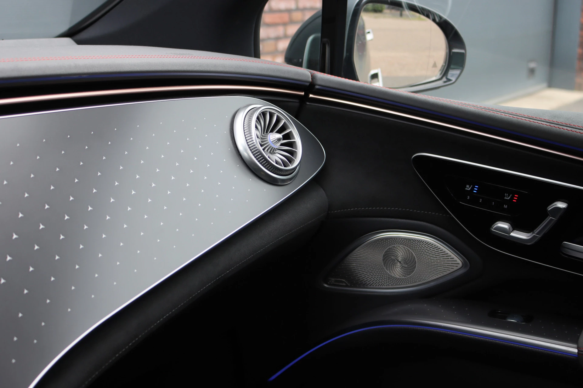 Hoofdafbeelding Mercedes-Benz EQS