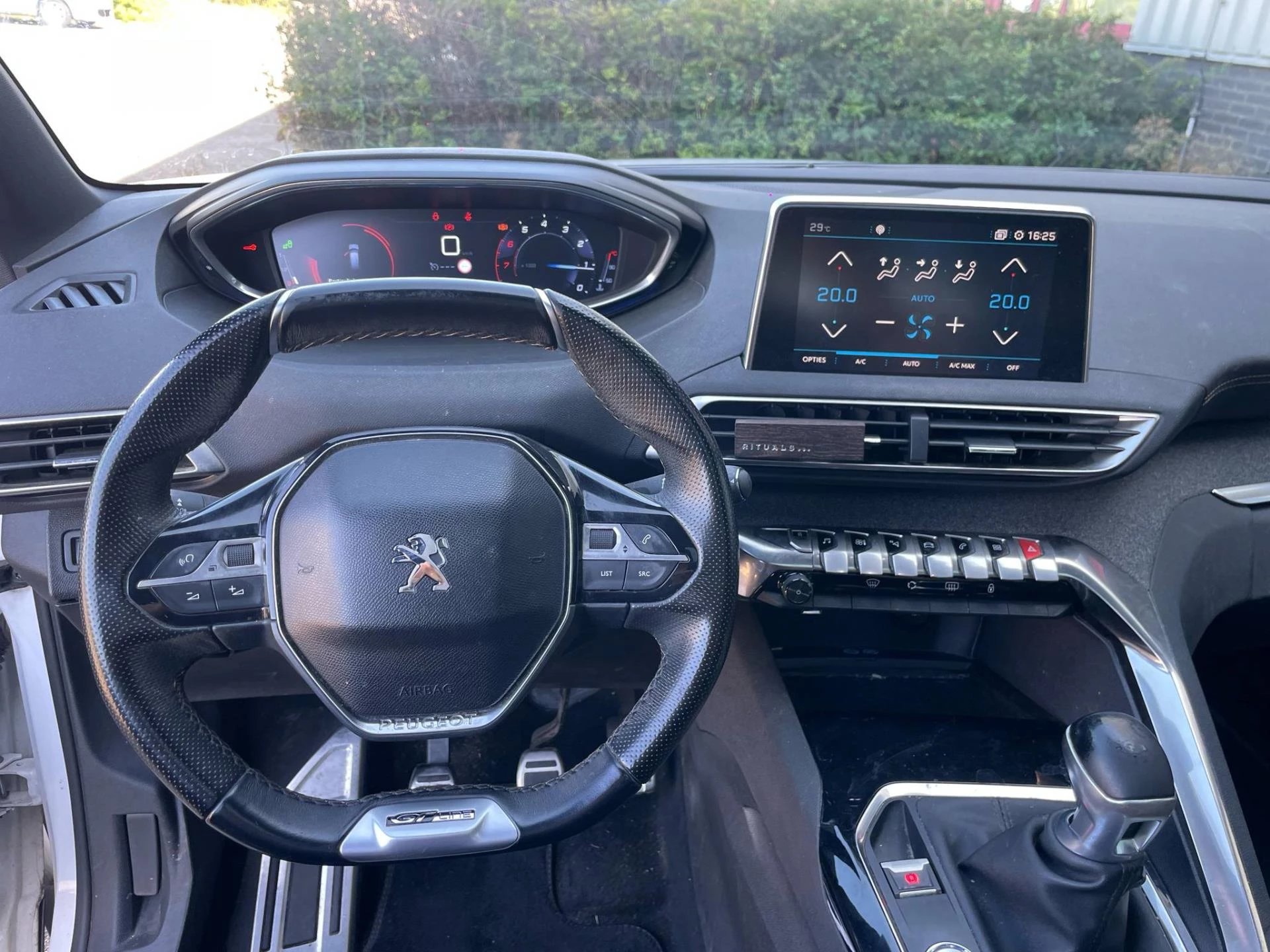 Hoofdafbeelding Peugeot 5008