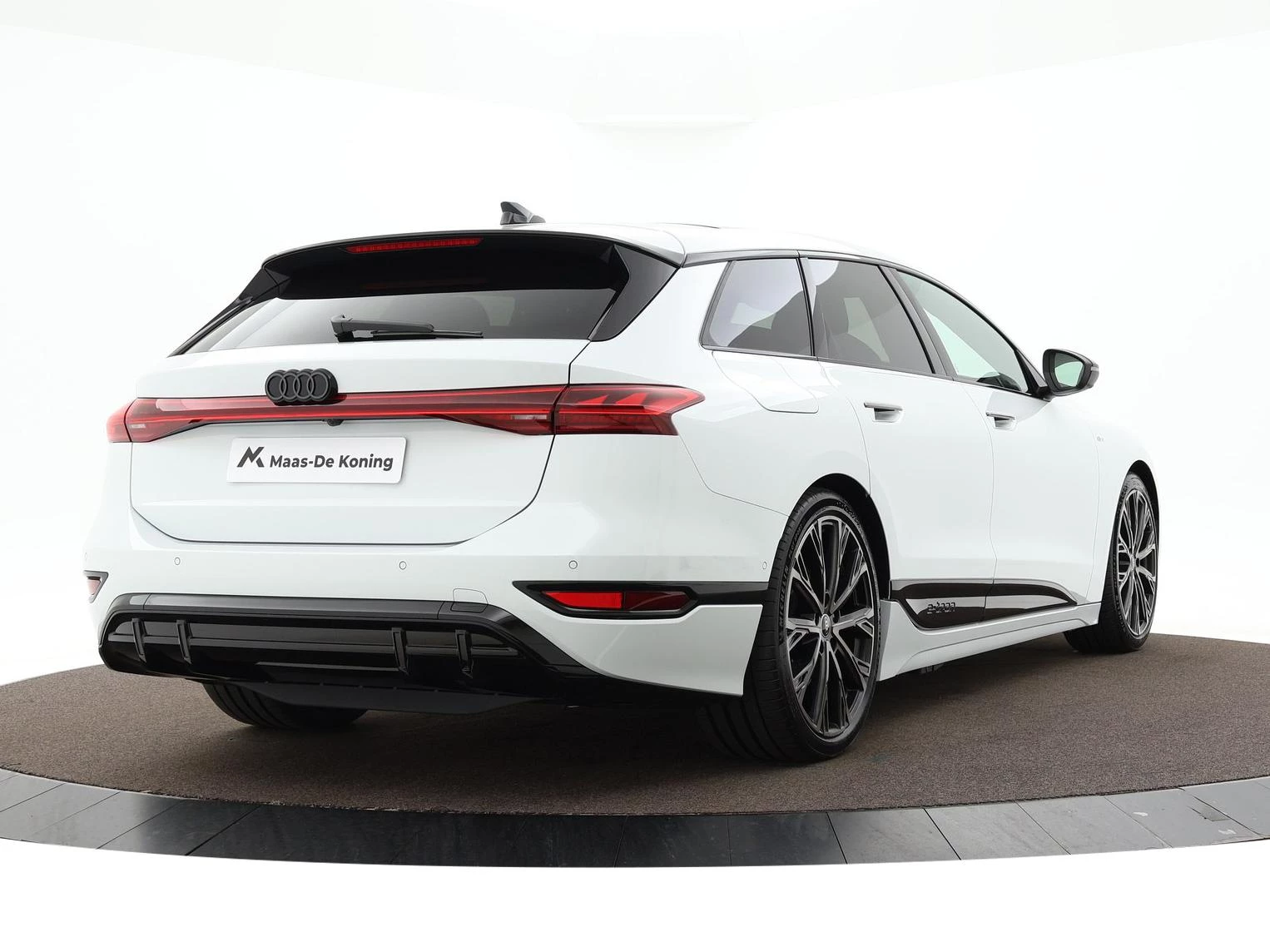 Hoofdafbeelding Audi A6 Avant e-tron
