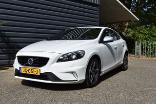Volvo V40 VOLVO V40 2.0 T2!!! R-DESIGN!!! 13,894 EURO!!!