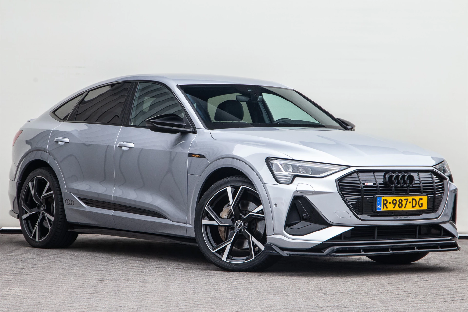 Hoofdafbeelding Audi e-tron