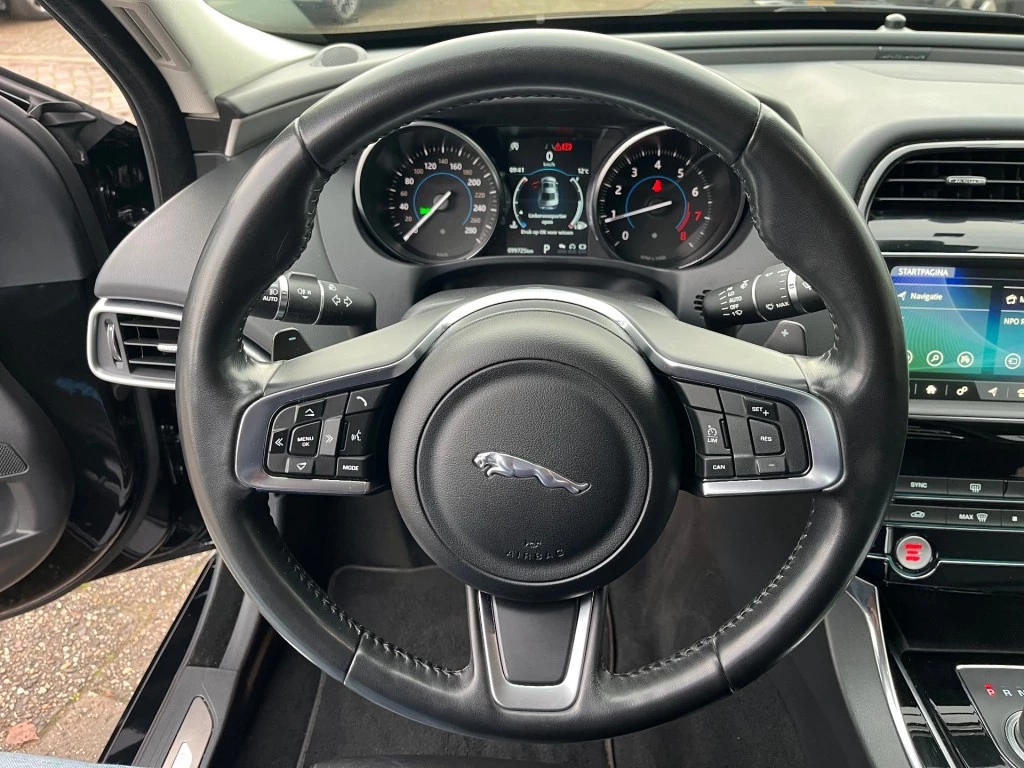 Hoofdafbeelding Jaguar XE
