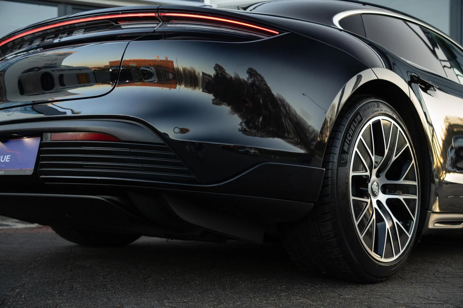 Hoofdafbeelding Porsche Taycan