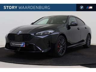 BMW 2 Serie Gran Coupé 220 M Sport Automaat / Panoramadak / Trekhaak / Sportstoelen / Achteruitrijcamera / M Adaptief onderstel / Stuurverwarming / Adaptieve LED / Harman-Kardon
