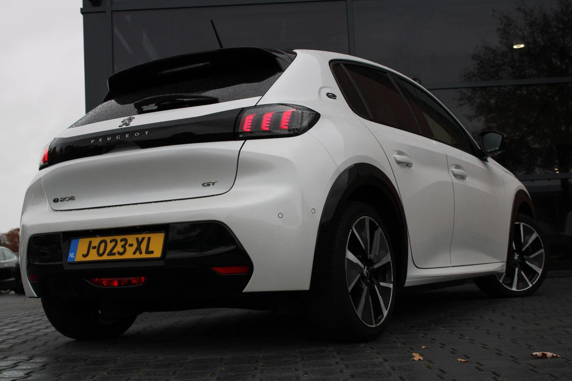 Hoofdafbeelding Peugeot e-208