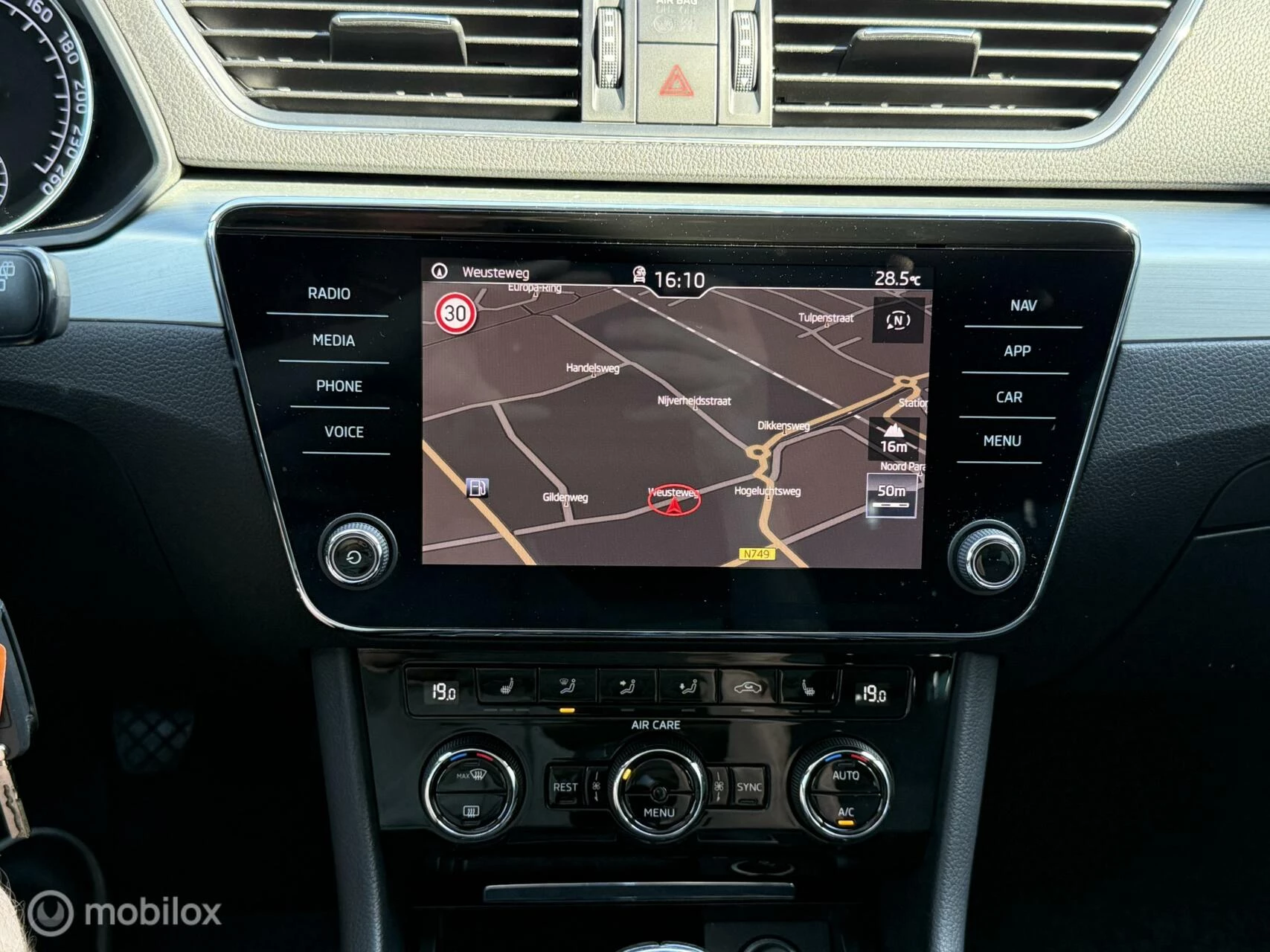 Hoofdafbeelding Škoda Superb