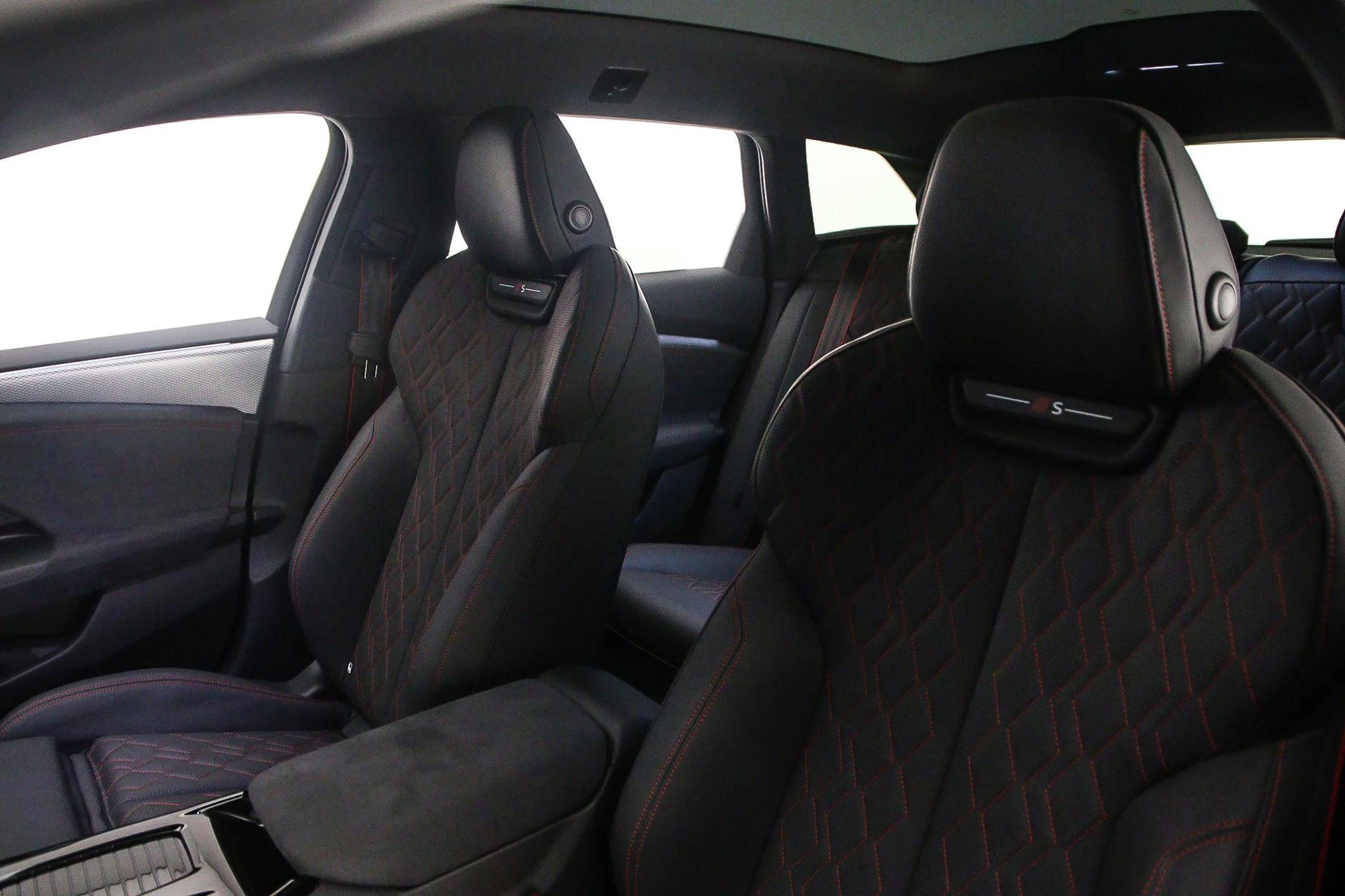 Hoofdafbeelding Audi A6 Avant e-tron