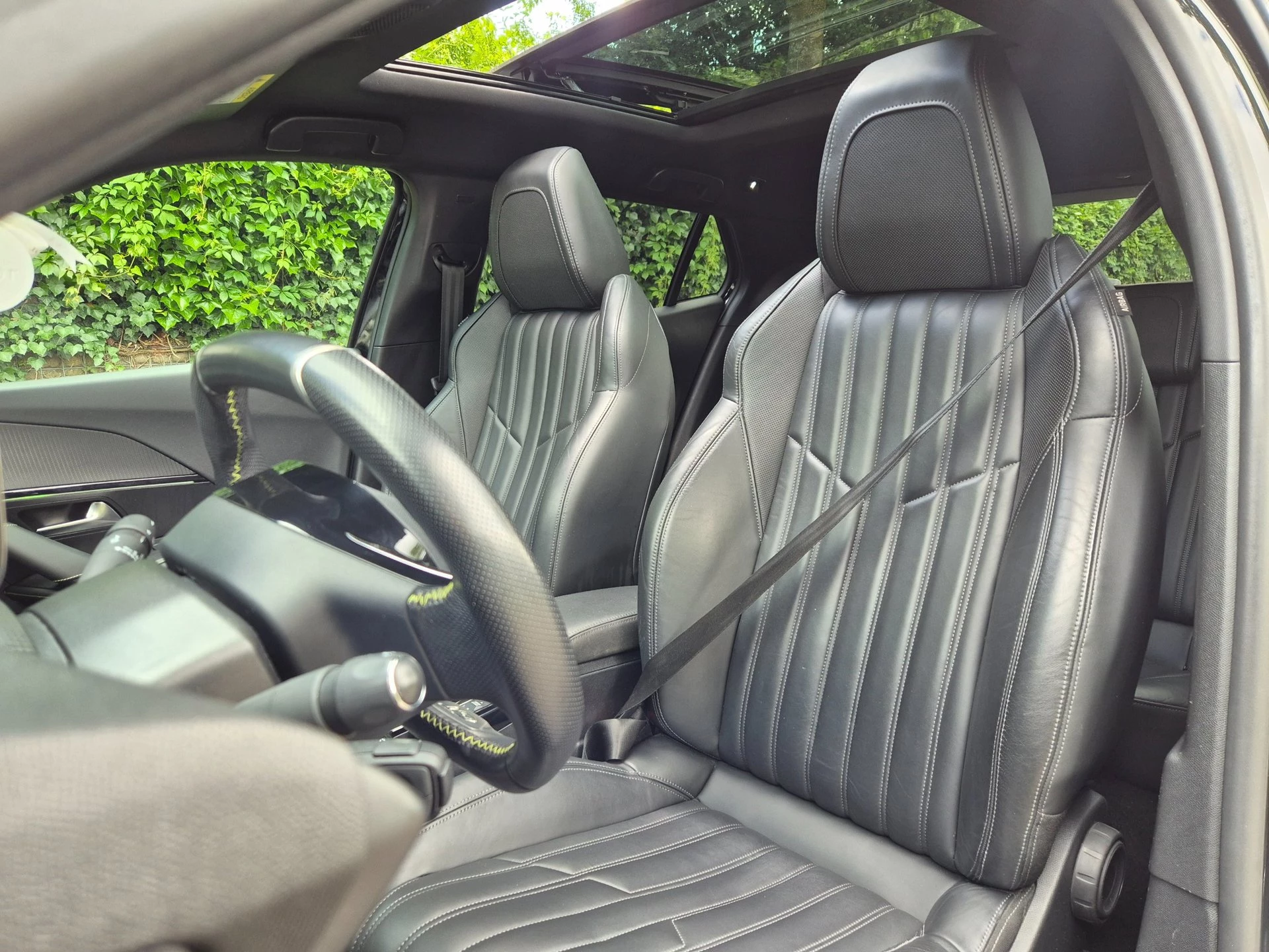 Hoofdafbeelding Peugeot e-2008