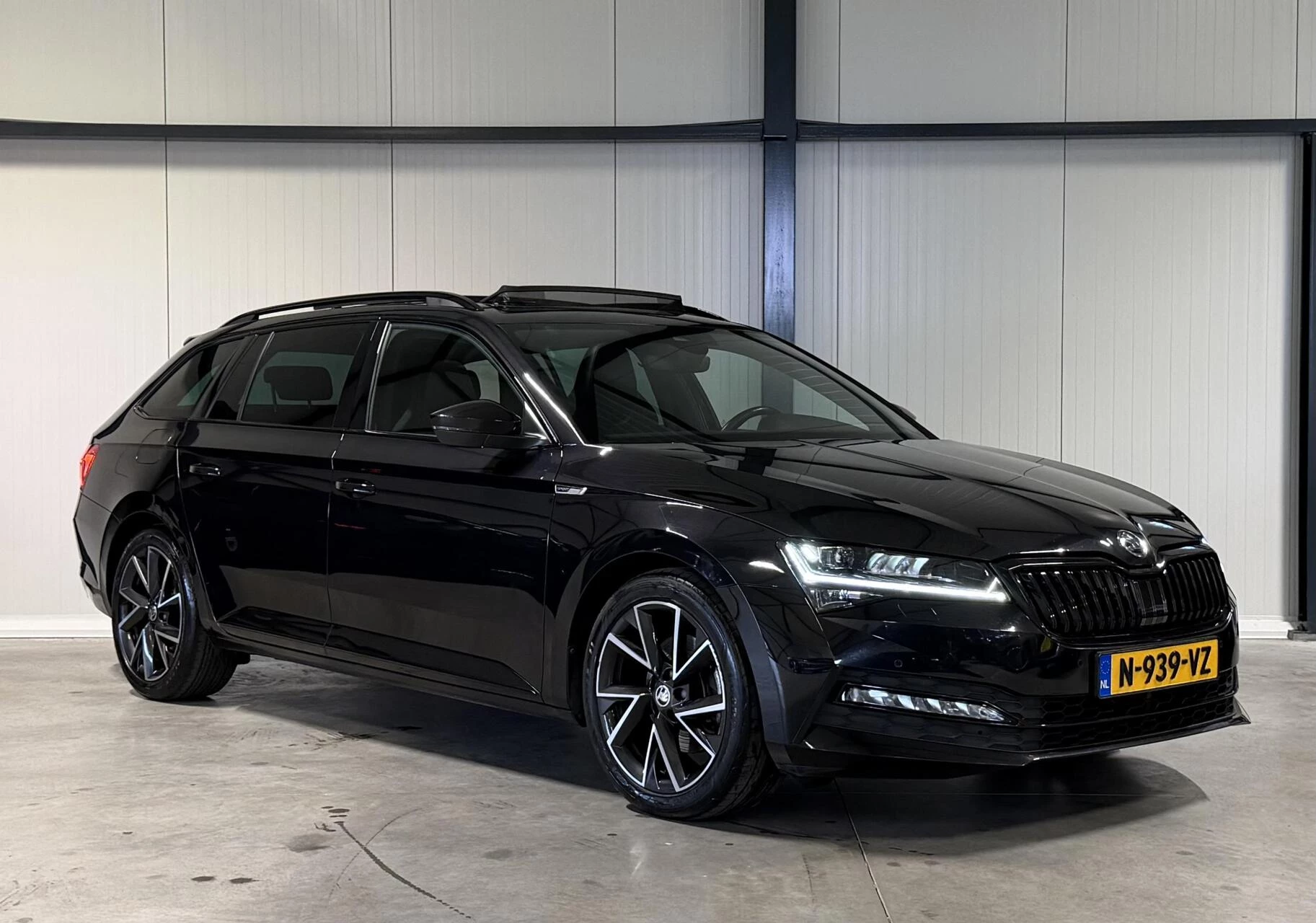 Hoofdafbeelding Škoda Superb