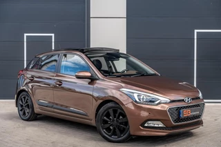 Hoofdafbeelding Hyundai i20 Hyundai i20 1.2 HP Business Edition Sensoren|Trekhaak|PANO!