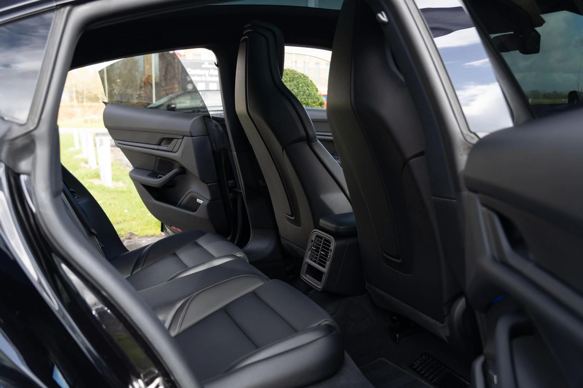 Hoofdafbeelding Porsche Taycan