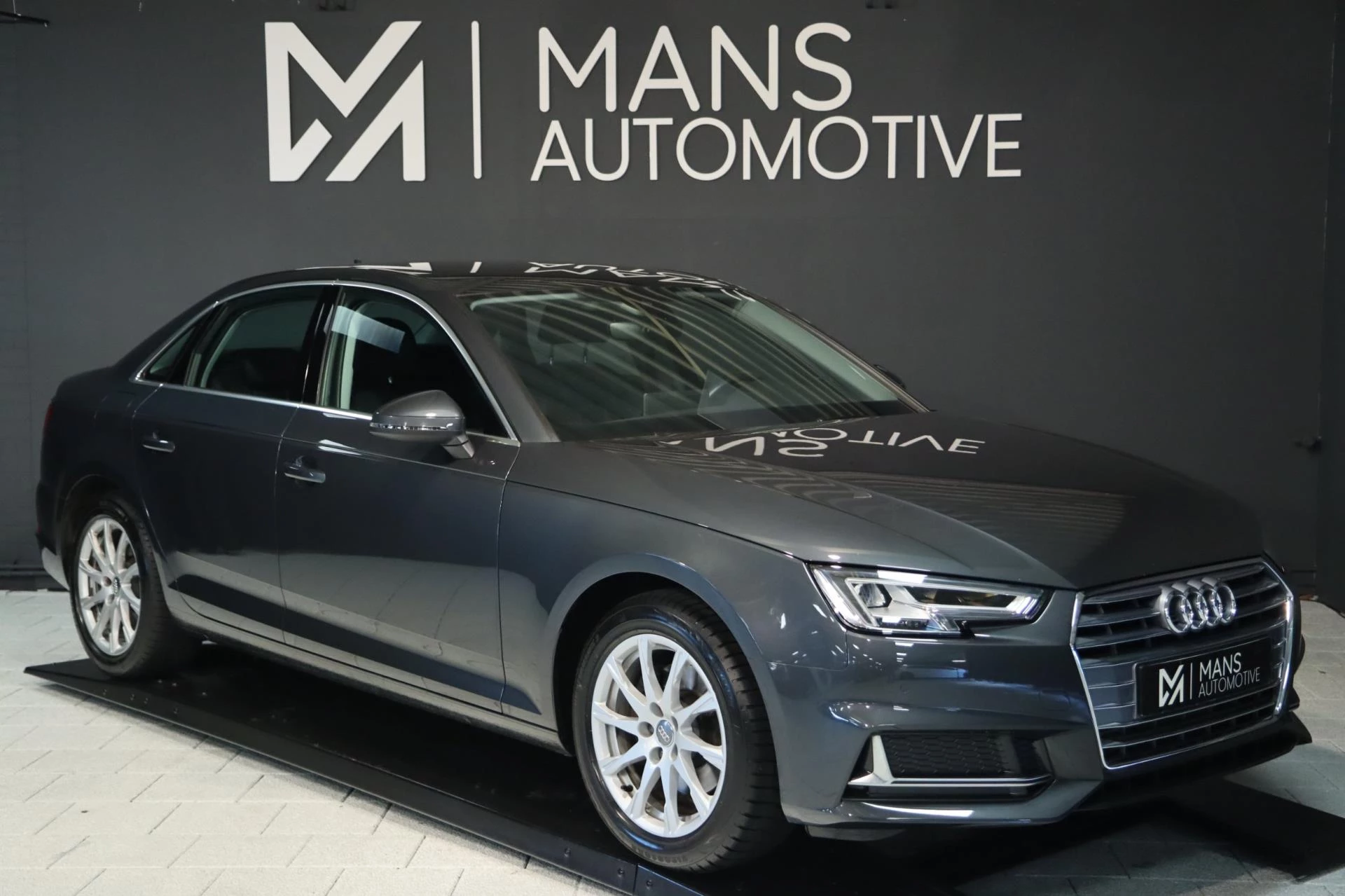 Hoofdafbeelding Audi A4