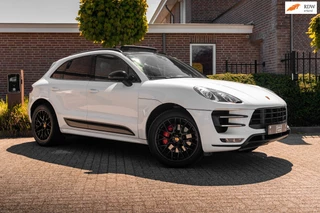 Hoofdafbeelding Porsche Macan Porsche Macan 3.6 Turbo 400 PK Carbon Leder Memory Camera Pano 20''