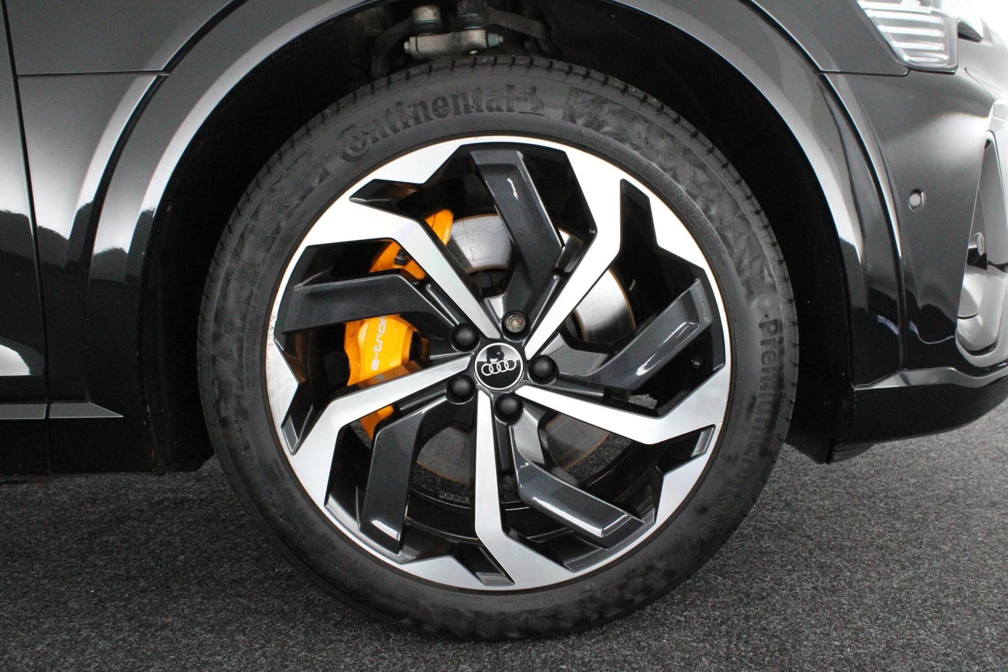 Hoofdafbeelding Audi e-tron