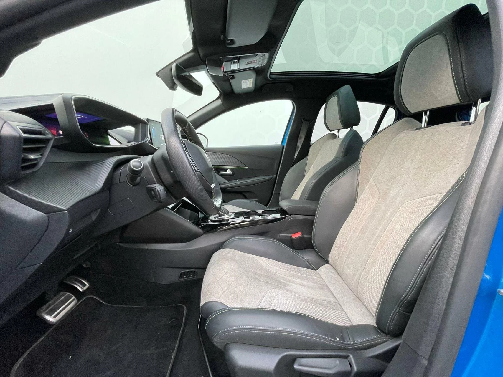 Hoofdafbeelding Peugeot e-208