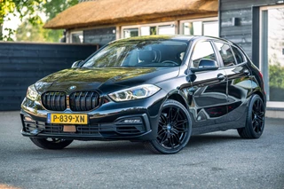 BMW 1-serie 116i Business Edition 18 Inch I Sportstoelen I Led I Digi dash I Navi Breed I Cruise I Climate I Parkeersensoren