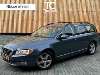 Volvo V70 2.0 D4 Momentum Leer | Navigatiesysteem | Euro6 dieselmotor | Elektrisch bedienbare achterklep | Stoelverwarming | Climate control | Trekhaak