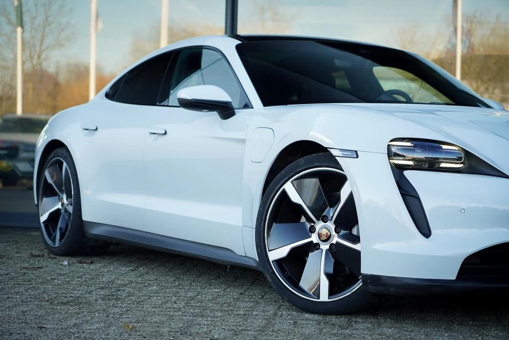 Hoofdafbeelding Porsche Taycan