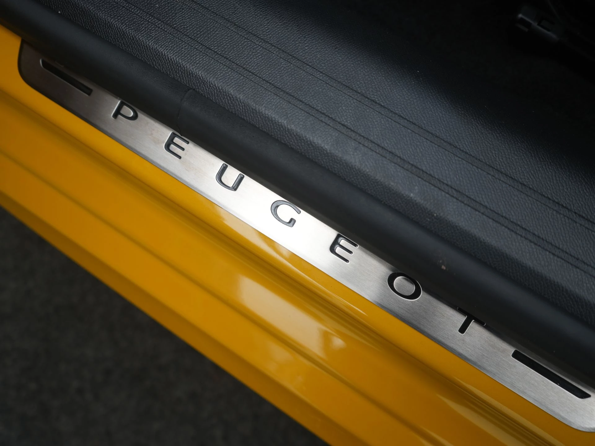 Hoofdafbeelding Peugeot e-208