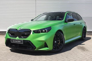 BMW M5 5-serie Touring / Live Cockpit Professional / Bowers & Wilkins / Stoelventilatie / Adaptieve LED / Verwarmd stuurwiel / Parking Assistant Professional