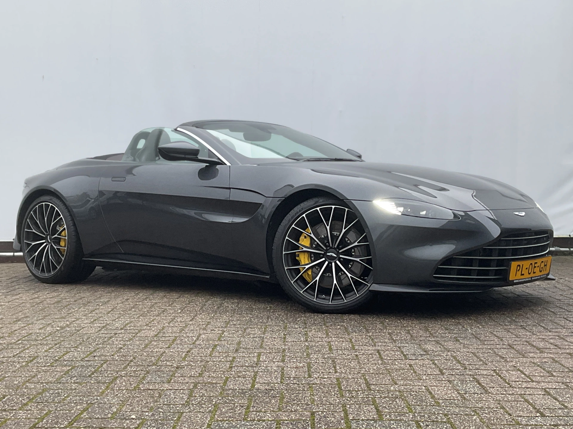 Hoofdafbeelding Aston Martin V8 Vantage