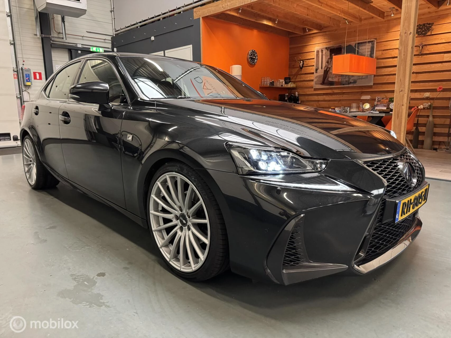 Hoofdafbeelding Lexus IS