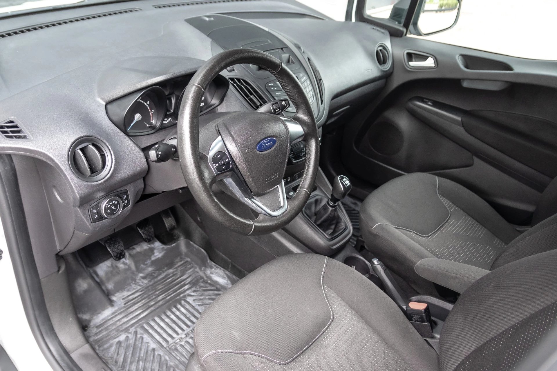 Hoofdafbeelding Ford Transit Courier