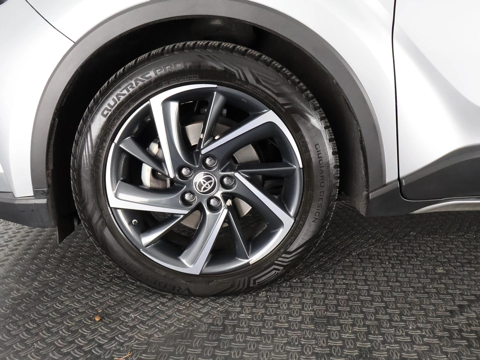 Hoofdafbeelding Toyota C-HR