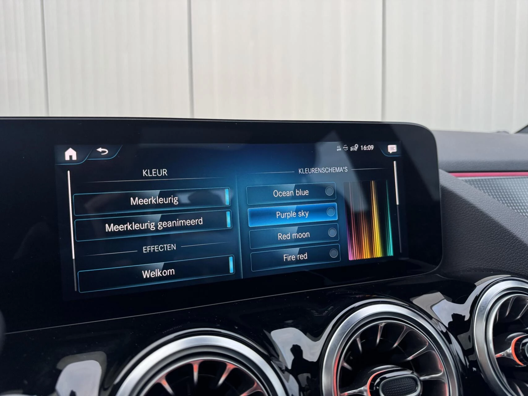 Hoofdafbeelding Mercedes-Benz EQA