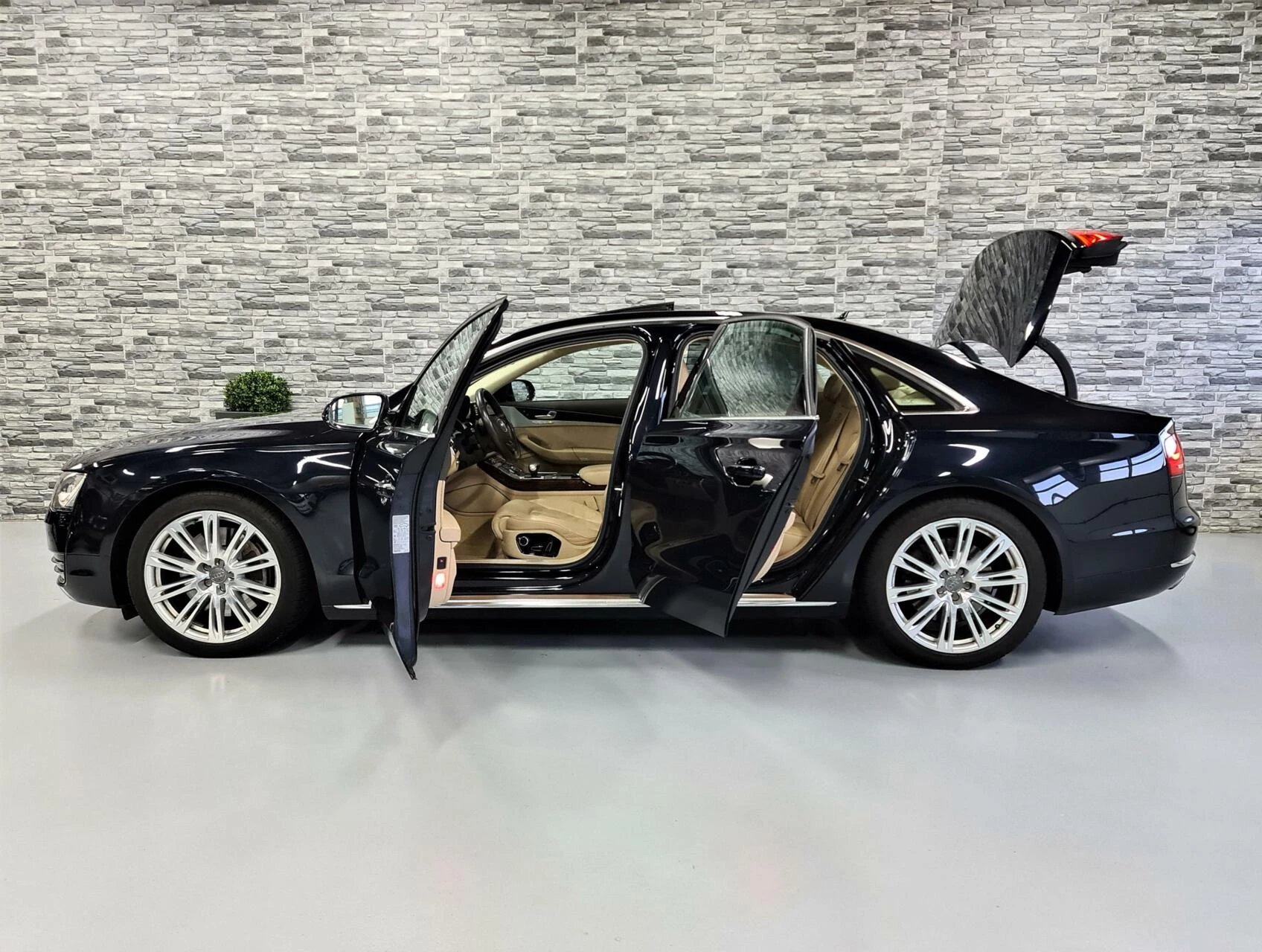 Hoofdafbeelding Audi A8