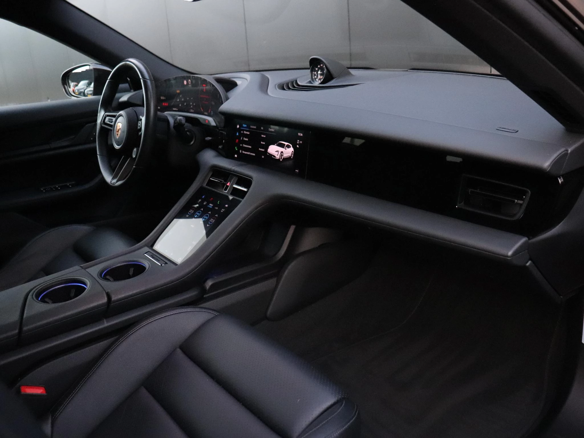 Hoofdafbeelding Porsche Taycan