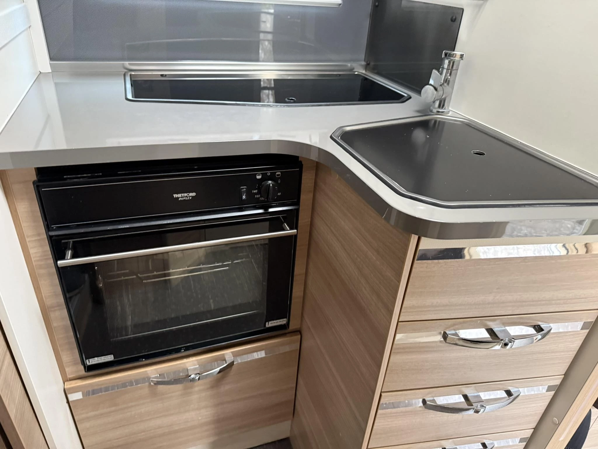 Hoofdafbeelding Adria Matrix m 670 sc