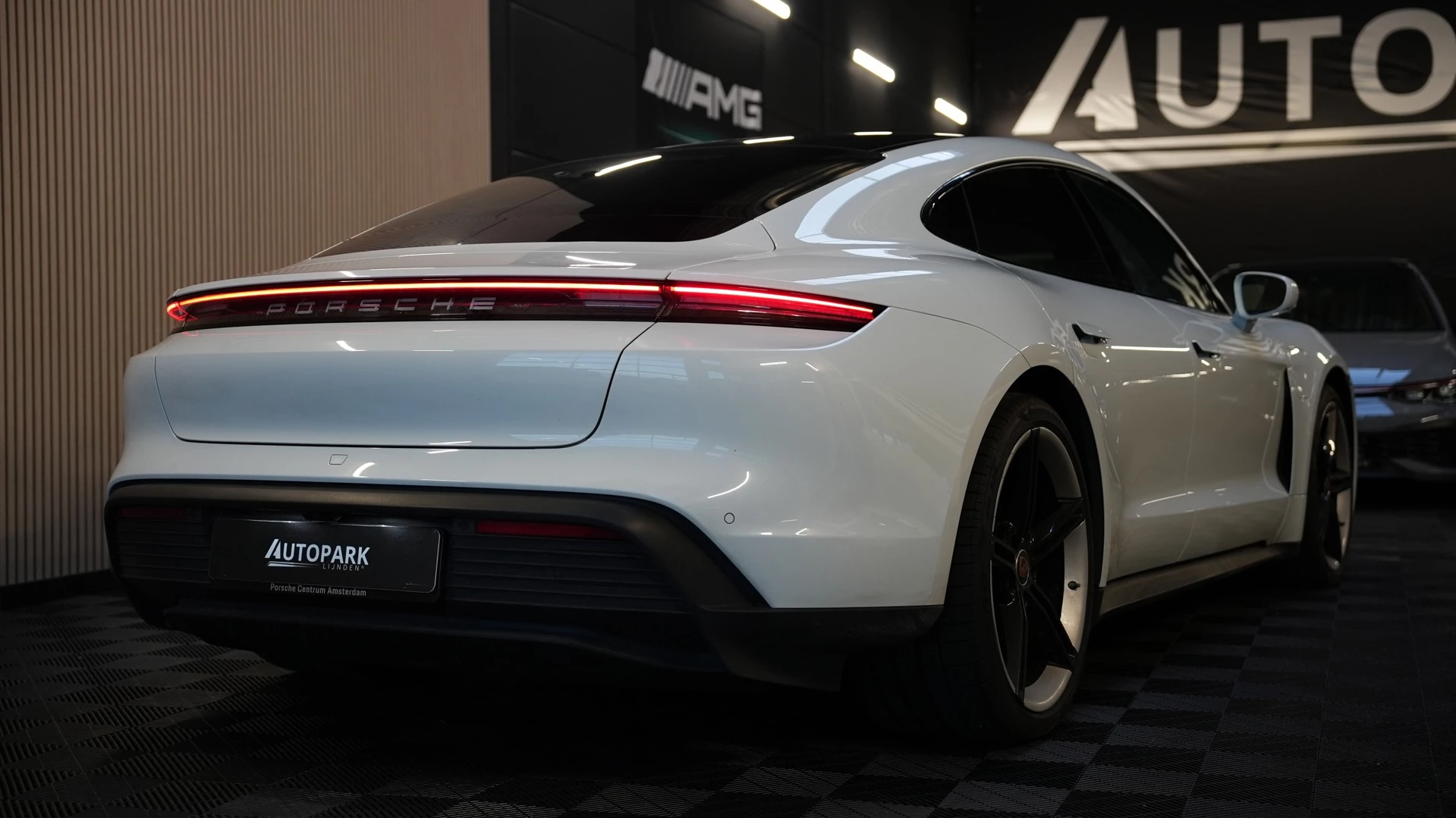 Hoofdafbeelding Porsche Taycan