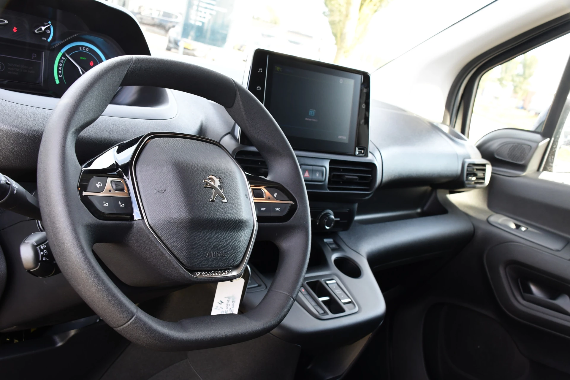 Hoofdafbeelding Peugeot Partner